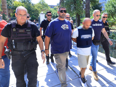 Γυναικοκτονία στον Βόλο: Με κατεβασμένο ...