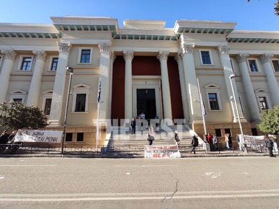 Στο πλευρό κακοποιημένης γυναίκας στα δι...