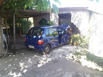 Αγρίνιο: Σοβαρό τροχαίο με εγκλωβισμό ηλικιωμένου