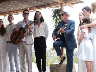 Στην Ελλάδα για το γάμο της κόρης του ο ...