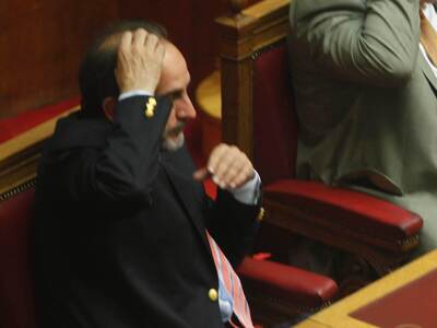 Ο Αποστόλης Κατσιφάρας ...ζωγραφίζει  το...