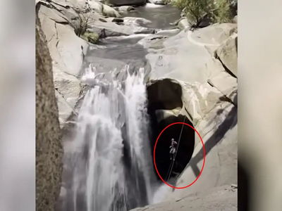 Παρέμεινε εγκλωβισμένος πίσω από καταρρά...