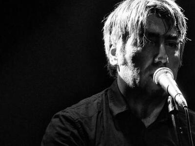 Έρχεται ο τραγουδιστής της ροκ μπάντας Δ...