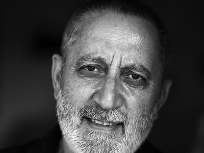 Κώστας Λογαράς: Οι χαρακτήρες στο μυθιστ...