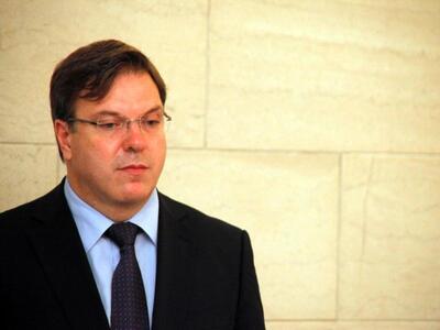 Δριμεία επίθεση στον Πεταλωτή με αυγά, γ...