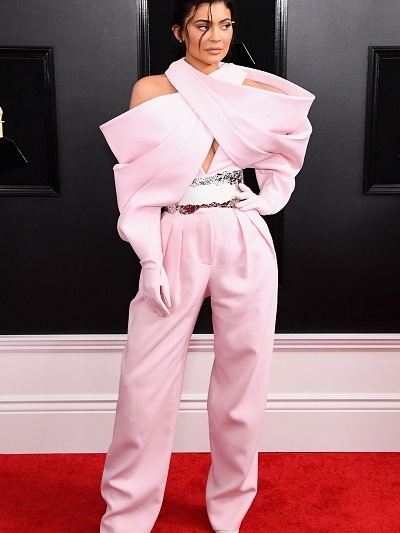 KAIΛΙ ΤΖΕΝΕΡ ΜΕ BALMAIN COUTURE