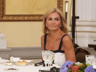 Η Μαρέβα έκανε τραπέζι στην Κρήτη με τα ...