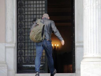 Στο Μαξίμου ο Βαρουφάκης για το θέμα της...