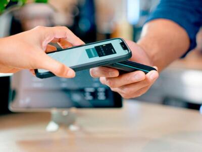 Τέλος το «δέχομαι μόνο μετρητά»: Από σήμ...