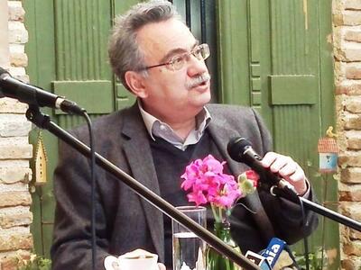 Το παράλληλο πρόγραμμα της κυβέρνησης κα...