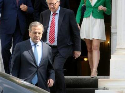 Η κυρία με το μίνι που έκανε τον Γιούνκε...