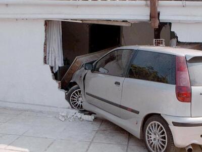 Αχαΐα:Αυτοκίνητο έπεσε πάνω σε σπίτι, στον Ερινεό