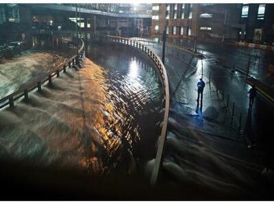 Οι πρώτοι νεκροί από τον τυφώνα Sandy στ...