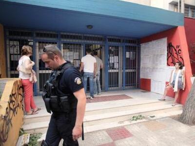 Εξάρχεια: Μόλις ένας στους δέκα (ξανά) π...