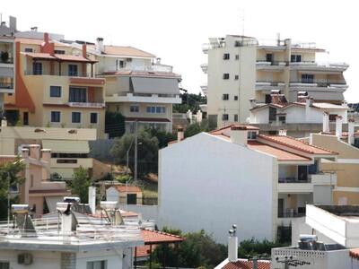 7.000 ευρώ νέοι φόροι σε 200.000 φορολογ...