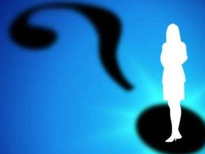 Μακιγιέζ διασήμων έκλεψε ένα μπουκάλι γά...