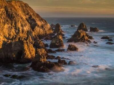 Καλιφόρνια: Αγοράκι έπεσε από βράχο μέτρ...