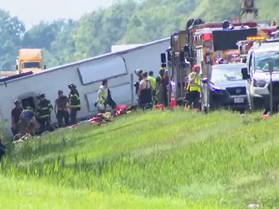 Ανατροπή λεωφορείου με 4 τουλάχιστον νεκ...