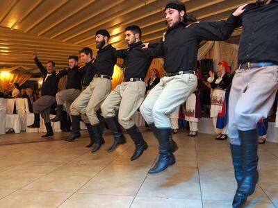 ΔΕΙΤΕ ΦΩΤΟ από τον αποκριάτικο χορό του ...