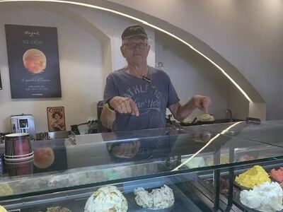 Από τους σεισμούς στα παγωτά: Ο Άκης Τσε...