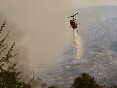 Φωτιά στο Ξυλόκαστρο: Συγκλονιστικό βίντ...