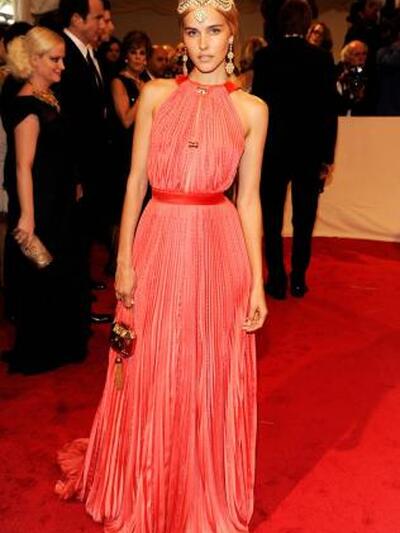 Η Isabel Lucas με Louis Vuitton 