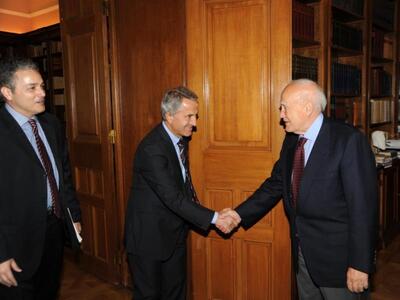 Ενημέρωση του Καρ. Παπούλια από τους K. ...