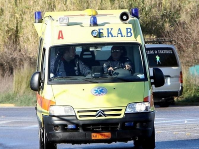 Μεσολόγγι: Αγροτικό “εμβόλισε” μηχανή