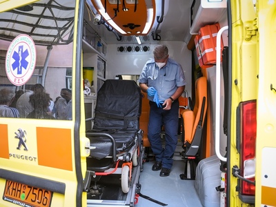 Κορωπί: Καταγγελία δύο νεαρών ότι δέχθηκ...