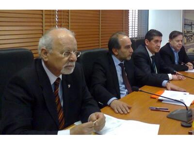 Περιφέρεια: "Ξεσκονίζει" τα έρ...