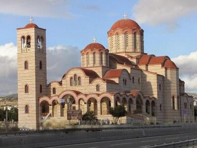 Καρέ καρέ ο πρώτος  ναός αφιερωμένος στο...
