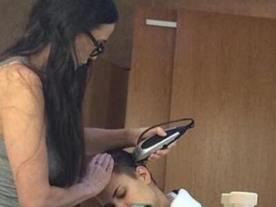 Γιατί η Ντέμι Μουρ κούρεψε γουλί την 20χ...