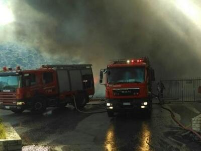 ΤΩΡΑ - Φωτια κοντά στο νεκροταφείο, στο ...