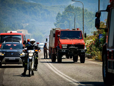 Φωτιά κοντά στα διόδια της Ελευσίνας 