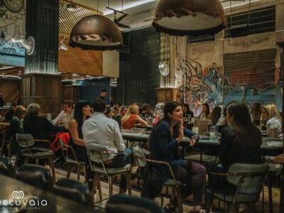 Η Cuccuvaia μας υποδέχεται μεσημέρι και ...