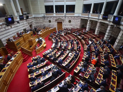 Βουλή: Live η συζήτηση στην Ολομέλεια γι...