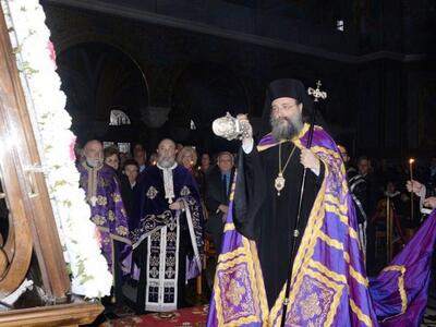 Πάτρα: Πλήθος πιστών στην ακολουθία του ...