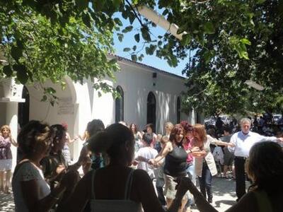 Πάτρα: Ηπειρώτικο γλέντι στις Μυροφόρες Εγλυκάδας