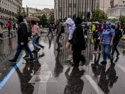Καιρός: Νέα κακοκαιρία με βροχές και κατ...