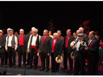 Aτμόσφαιρα αλλοτινής αποκριάς στην μουσι...