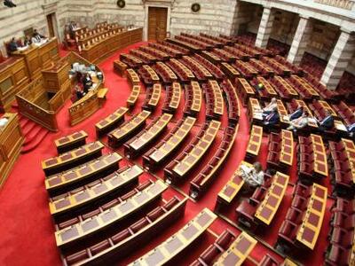  Τρόικα το πρωί και πρόταση μομφής το βρ...