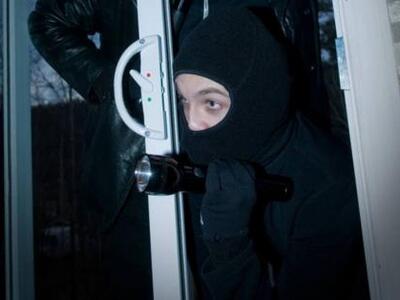 Αγρίνιο: Τετ α τετ με διαρρήκτη στον 5ο όροφο!