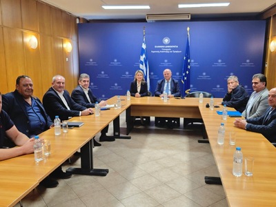 Στον Υπουργό Αγροτικής Ανάπτυξης πολυμελ...