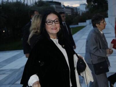 Νάνα Μούσχουρη: «Τζενούλα ήσουν η μικρή ...