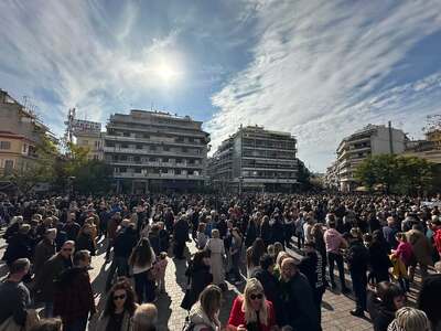 Χιλιάδες στις συγκέντρωσεις διαμαρτυρίας για τα Τέμπη σε Πύργο και Αγρίνιο- ΦΩΤΟ