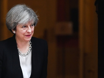 Φεύγει σήμερα αλλά μένει για ...λίγο ακό...