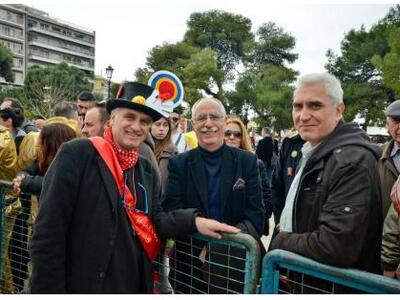 Πύργοι από κύβους, αυγά και μπάσκετ - μι...