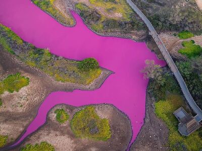 Χαβάη: Μια ροζ λίμνη σαν τσιχλόφουσκα πρ...