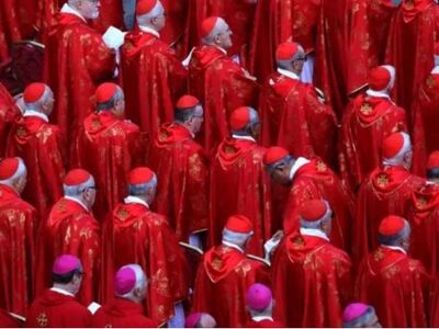 Οι καρδινάλιοι είδαν «Κονκλάβιο» πριν εκ...