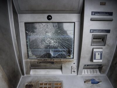 Επιθέσεις σε δύο τράπεζες σε Αμπελόκηπου...